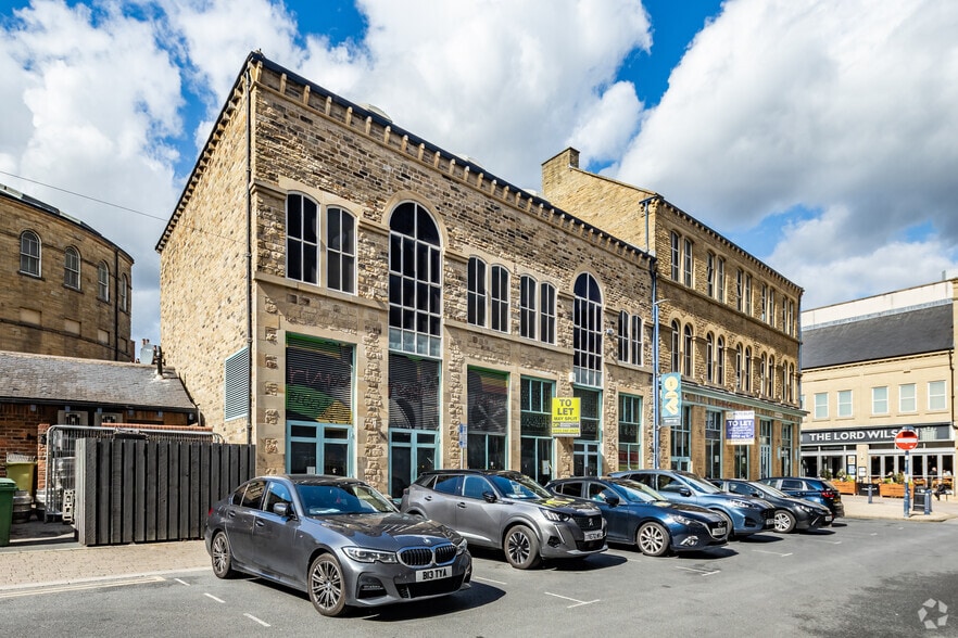 50 King St, Huddersfield to rent - Primary Photo - Image 1 of 2