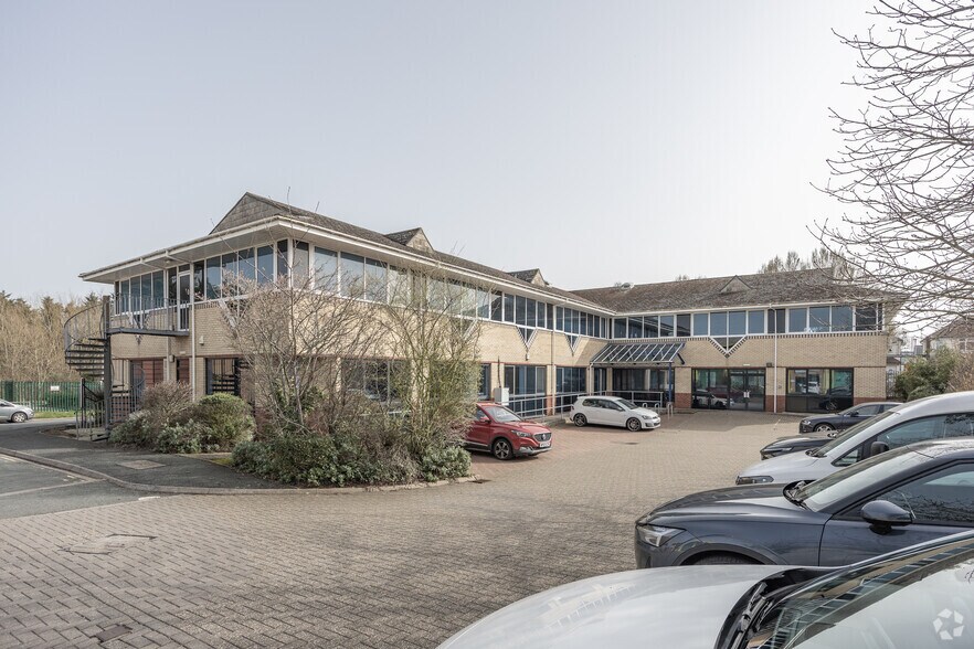 43 Central Way, Cheltenham for sale - Primary Photo - Image 1 of 1