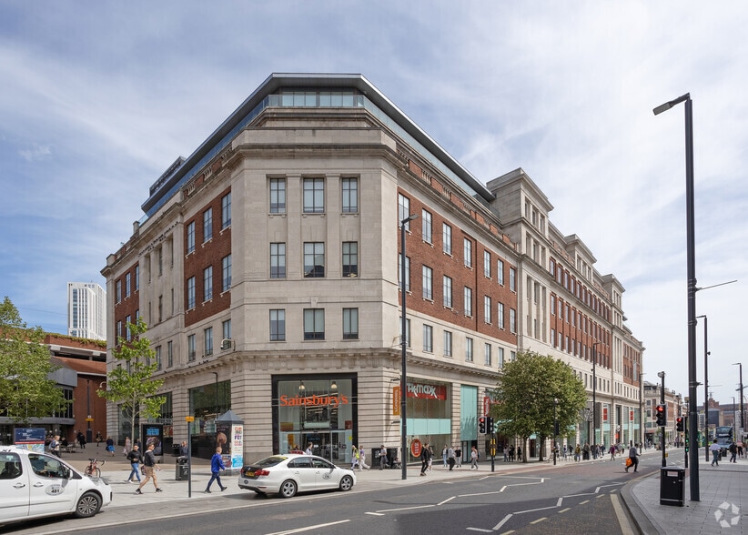 The Headrow, Leeds to rent - Building Photo - Image 2 of 12