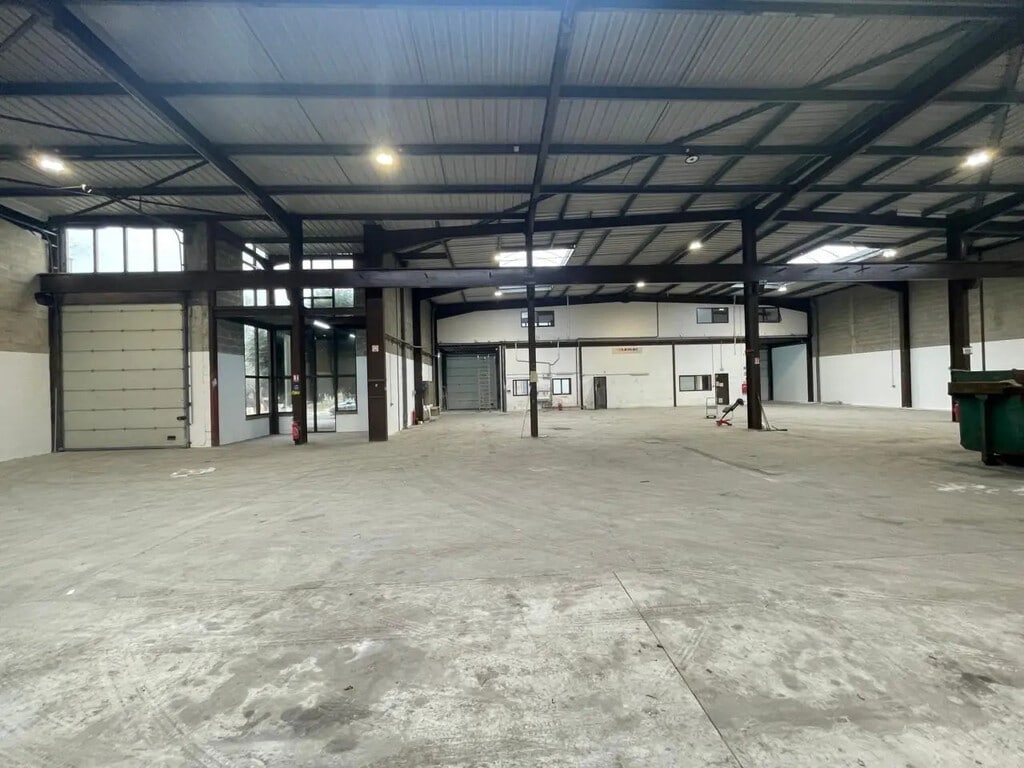 Location Local d'activités 354 m² à 3 817 m² - Photo 1