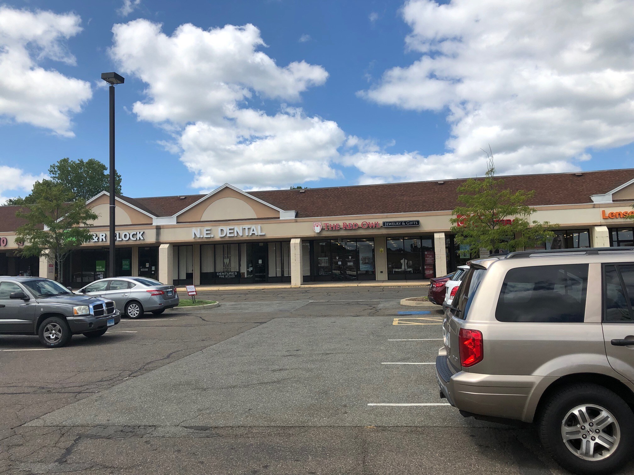 533 S Broad St, Meriden 06450 Townline Square