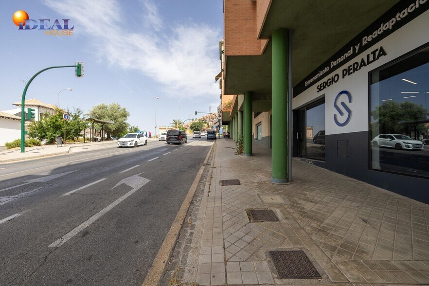Avenida Santa María de la Alhambra, Granada, Granada for sale - Building Photo - Image 2 of 34