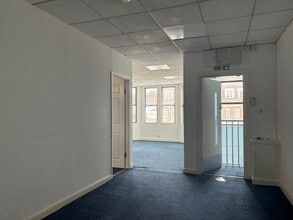 Hale Ln, Edgware to rent Interior Photo- Image 2 of 6