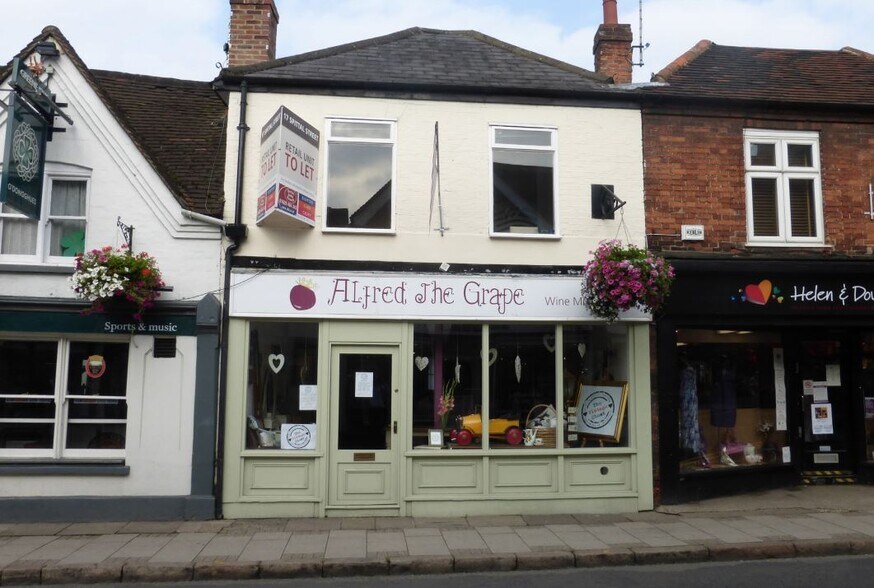 2 Dukes Pl, Marlow to rent - Building Photo - Image 2 of 3