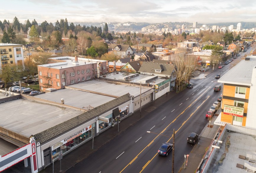 2626 E Burnside St, Portland, OR for sale - Primary Photo - Image 1 of 15