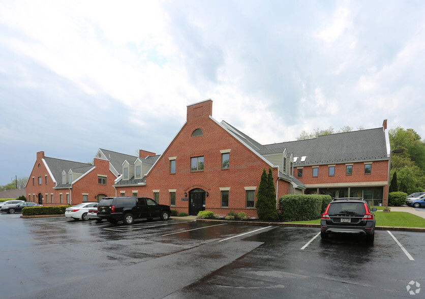 270 W Lancaster Ave, Malvern, PA for rent - Building Photo - Image 1 of 7