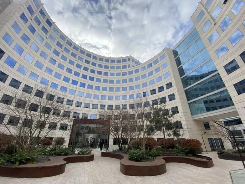 155-159 Rue Anatole France, Levallois-Perret to rent - Building Photo - Image 1 of 6