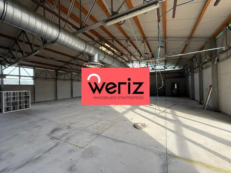 Industrial in Marseille to rent - Building Photo - Image 3 of 6