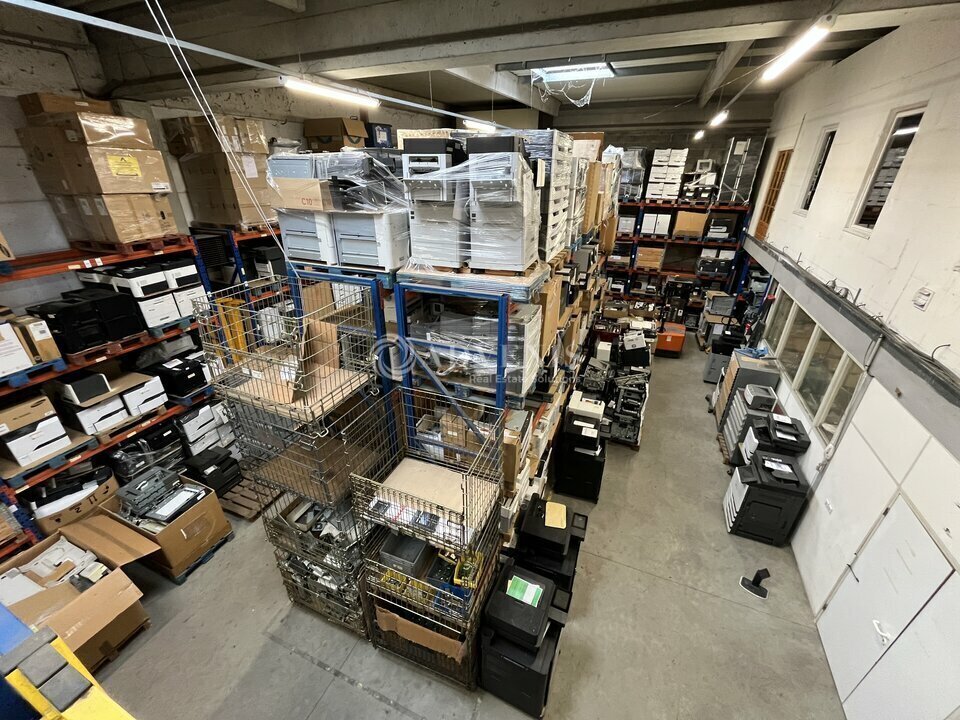 Light Industrial in Coignières for sale Interior Photo- Image 1 of 10