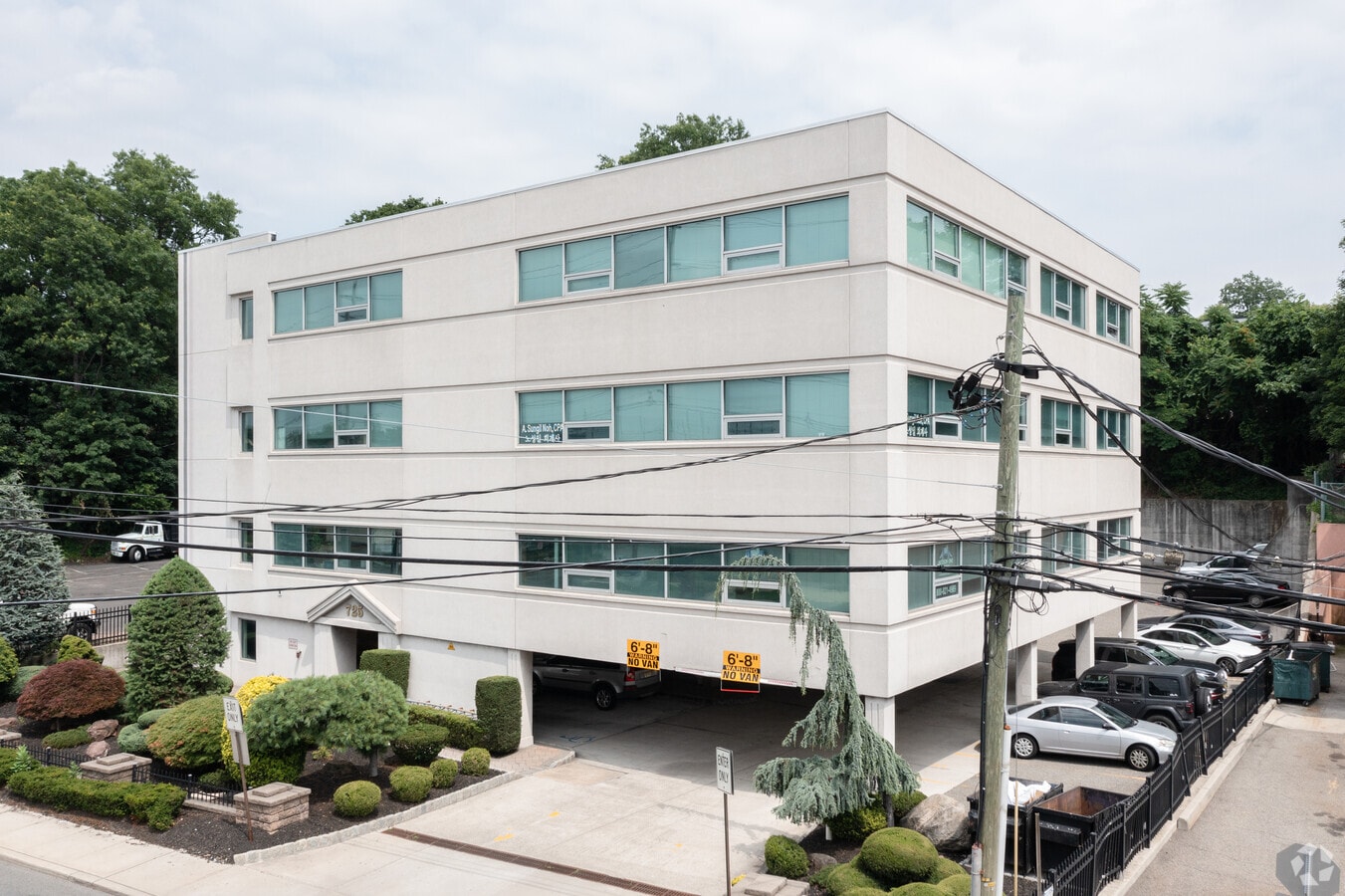 725 Grand Ave, Ridgefield 07657 UK