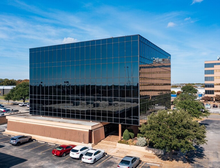 235 NE Loop 820, Hurst, TX for rent - Building Photo - Image 2 of 14