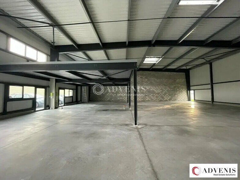 Light Industrial in Blanquefort for sale - Interior Photo - Image 3 of 8