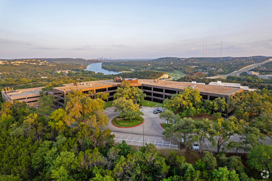 6034 Courtyard Dr W, Austin, TX for rent - Aerial - Image 1 of 20