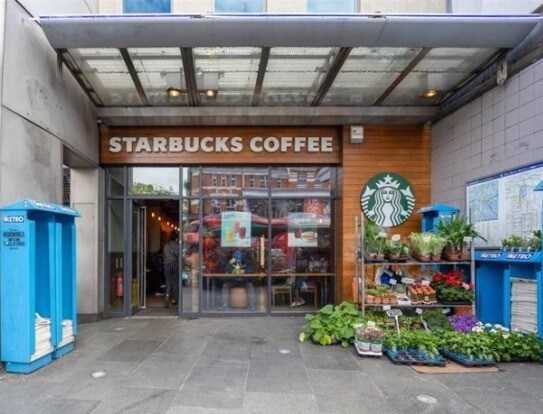 439 Brixton Rd, London to rent - Building Photo - Image 2 of 2