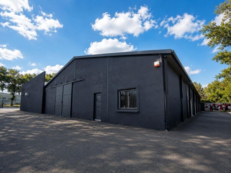 Light Industrial in Saint-Jory to rent - Building Photo - Image 2 of 9