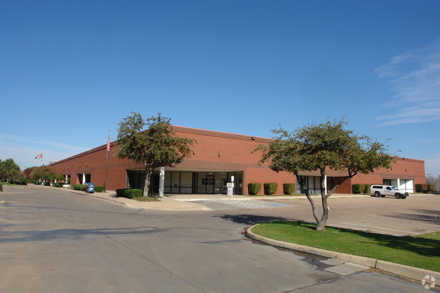 4400 Amon Carter Blvd, Fort Worth, TX for sale - Primary Photo - Image 1 of 1