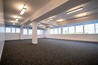 121 Brooker Rd, Waltham Abbey to rent Interior Photo- Image 1 of 4