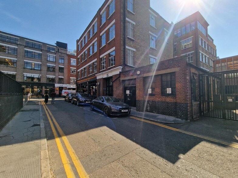 20 Northburgh St, London to rent - Building Photo - Image 1 of 4