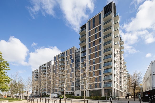More details for 1 Glade Walk, London - Retail to Rent