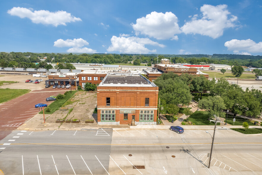 114 N Houston Ave, Denison, TX for sale - Building Photo - Image 2 of 15