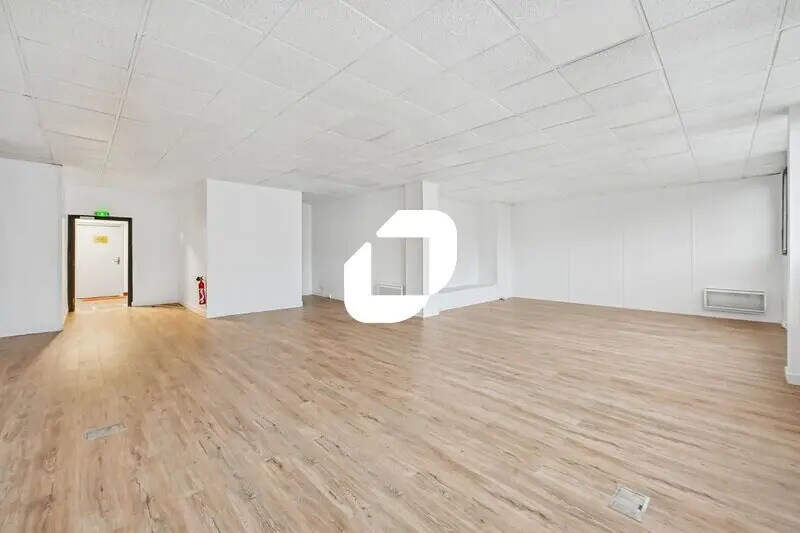 Office in Goussainville to rent - Interior Photo - Image 3 of 12