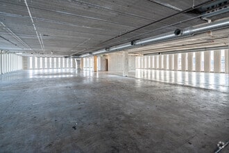 4600 W 77th St, Edina, MN to rent Interior Photo- Image 2 of 11