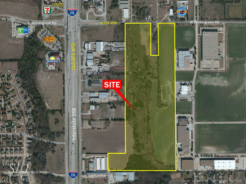 3320 W Wintergreen Rd, Lancaster, TX for sale - Primary Photo - Image 1 of 4