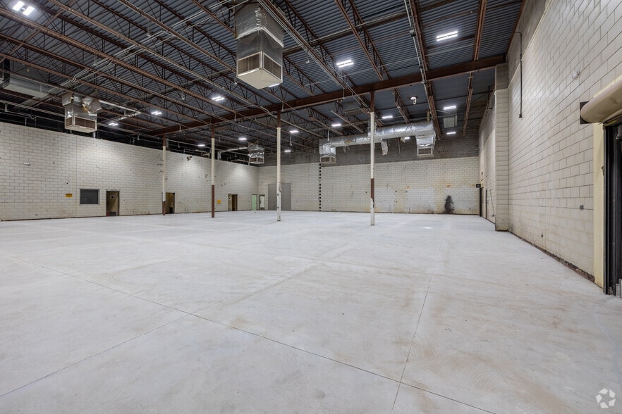 450 25th St, Greeley, CO to rent - Interior Photo - Image 3 of 42