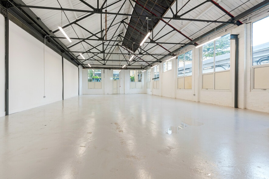 Princes Rd, Teddington to rent - Interior Photo - Image 3 of 4