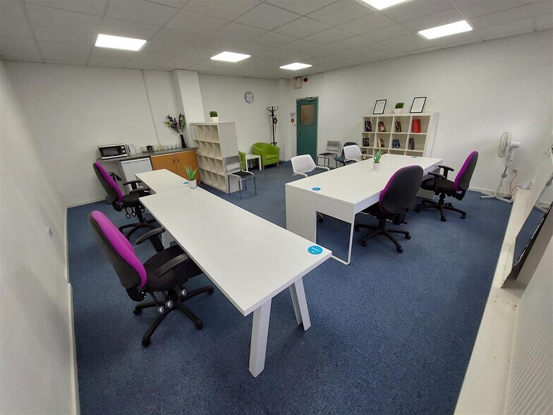 4 Hutton Close, Bishop Auckland to rent - Interior Photo - Image 3 of 4