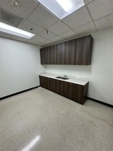 1500 Quail St, Newport Beach, CA for rent Interior Photo- Image 1 of 4