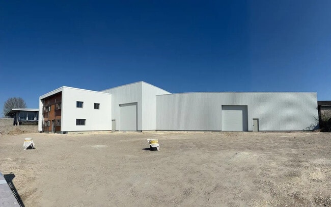 Location Local d'activités 1 010 m²