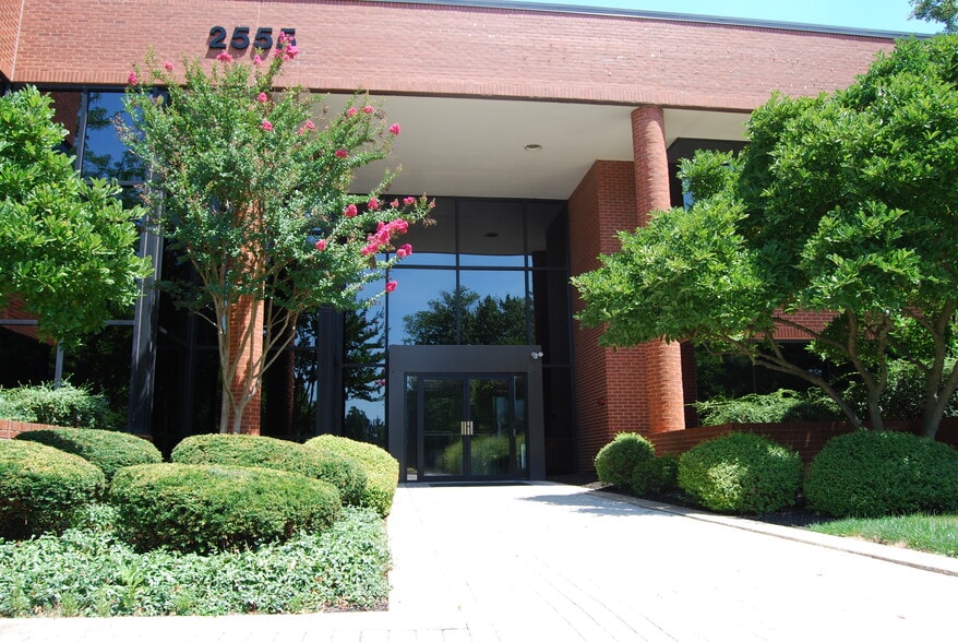 2555 Kingston Rd, York, PA to rent - Building Photo - Image 2 of 16