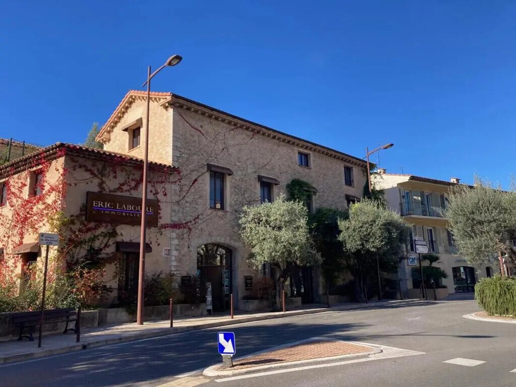 Vente Bureaux 118 m² - Photo 1