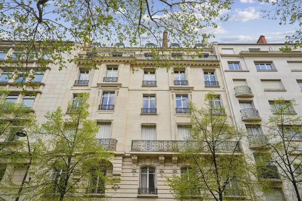 Location Bureaux 530 m² - Photo 1