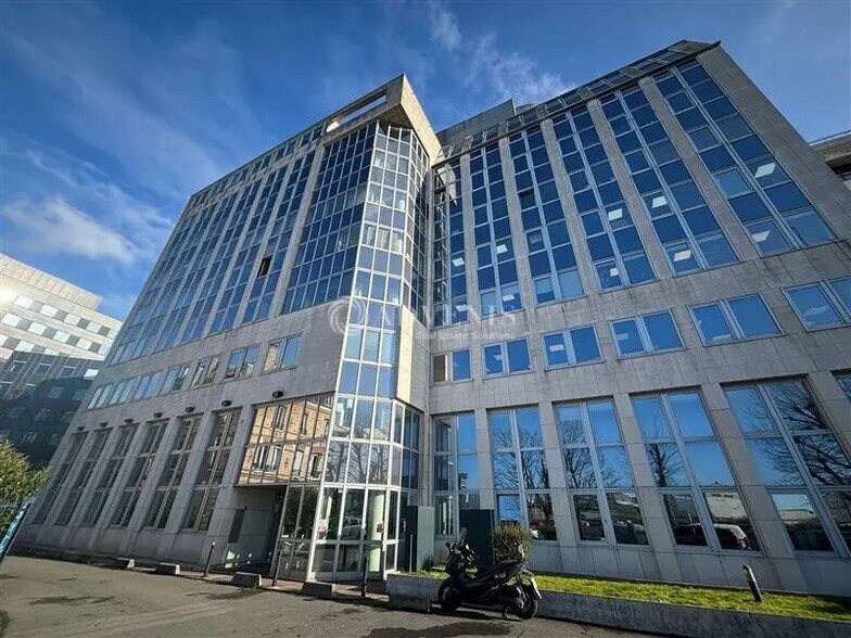 Office in Charenton-le-Pont to rent - Building Photo - Image 1 of 6
