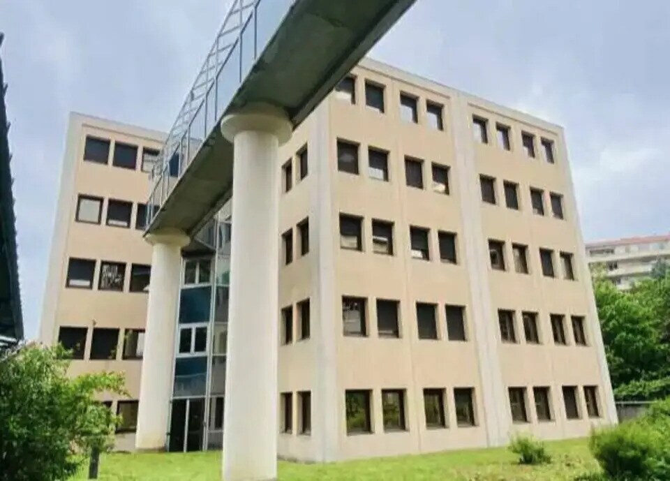 Office in Villeurbanne to rent Building Photo- Image 1 of 12
