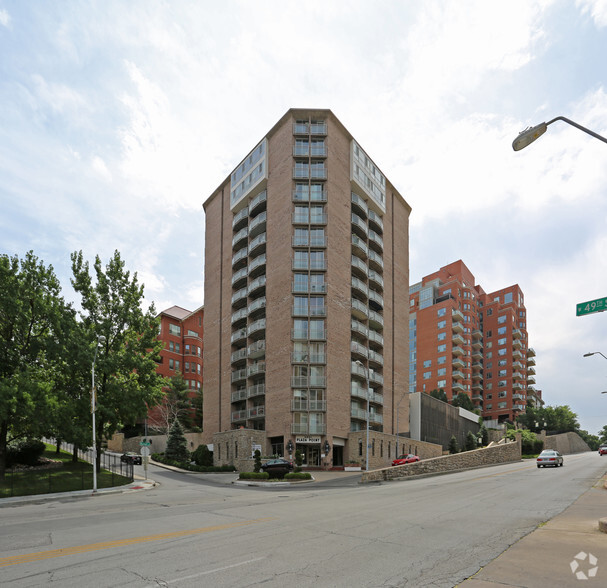 4901 Wornall Rd, Kansas City, MO for rent - Primary Photo - Image 1 of 93