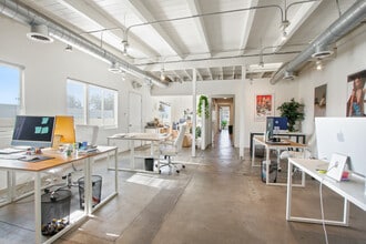 3347 Motor Ave, Los Angeles, CA to rent Interior Photo- Image 2 of 9