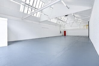 Fortune Way, London to rent Interior Photo- Image 2 of 2