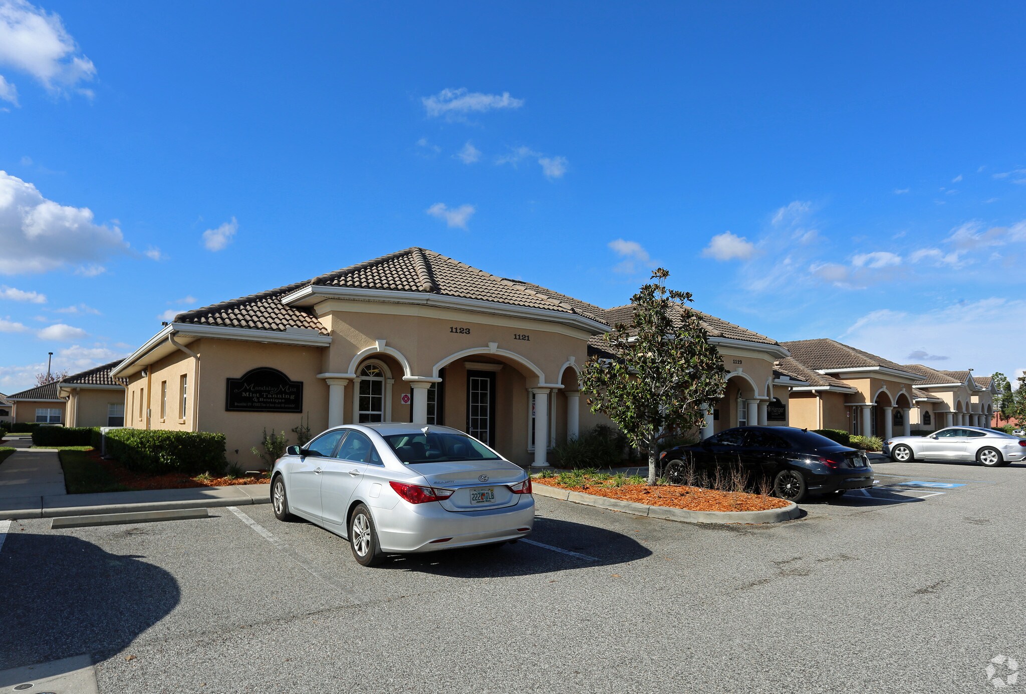 1119-1123 Professional Park Dr, Brandon, FL for sale Primary Photo- Image 1 of 1