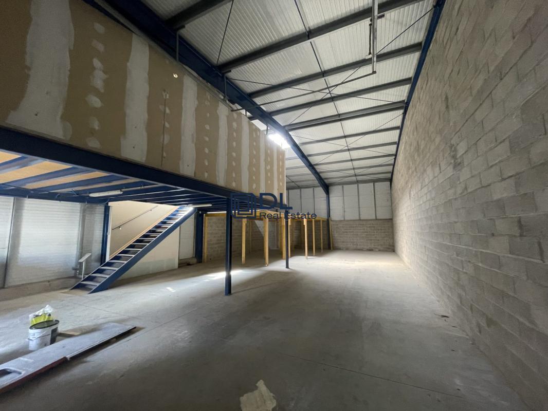 Industrial in Sucy-en-Brie to rent Building Photo- Image 1 of 5