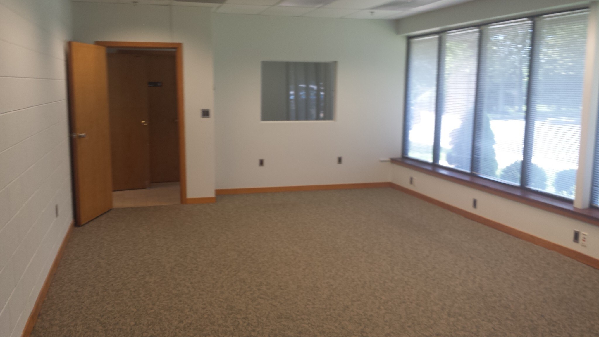 54-98 Walker Ln, Newtown, PA for sale Building Photo- Image 1 of 1