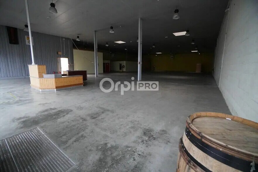 Light Industrial in Chenôve to rent - Building Photo - Image 1 of 7