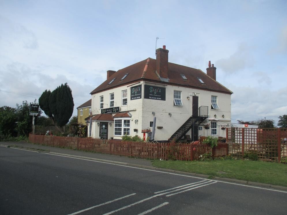 High Rd, Shefford for sale Primary Photo- Image 1 of 1
