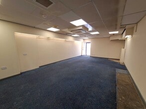 22B Elm Grove, Hayling Island to rent Interior Photo- Image 1 of 2