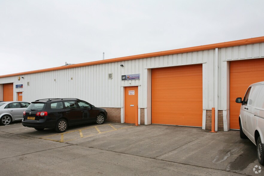 32 Dryden Rd, Loanhead for sale - Primary Photo - Image 1 of 1