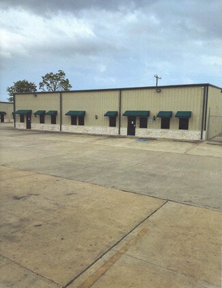 More details for 2418 N Frazier St, Conroe, TX - Light Industrial for Rent