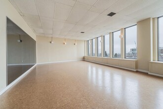 5450-5484 Ch De La Côte-Des-Neiges, Montréal, QC for rent Building Photo- Image 2 of 3