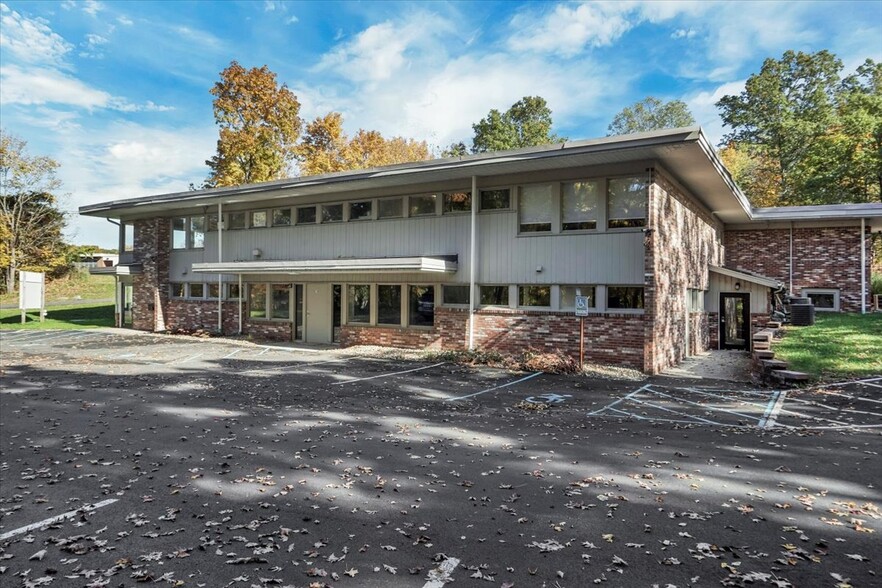 40 Sunset Ridge Rd, New Paltz, NY for sale - Building Photo - Image 1 of 1